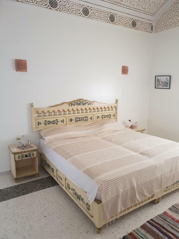 Dar Mamina Bed and Breakfast Sidi ash Shammakh Exteriör bild