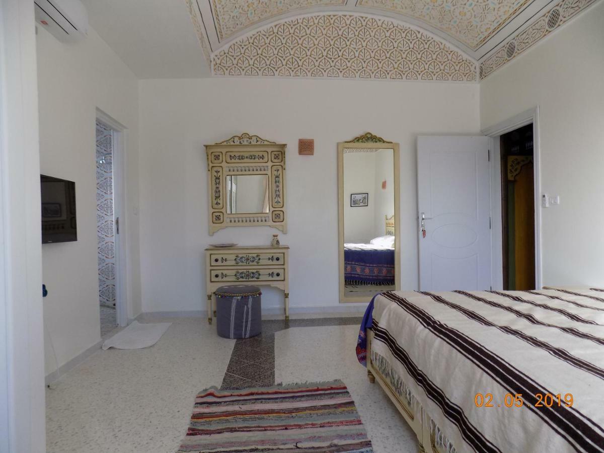 Dar Mamina Bed and Breakfast Sidi ash Shammakh Exteriör bild