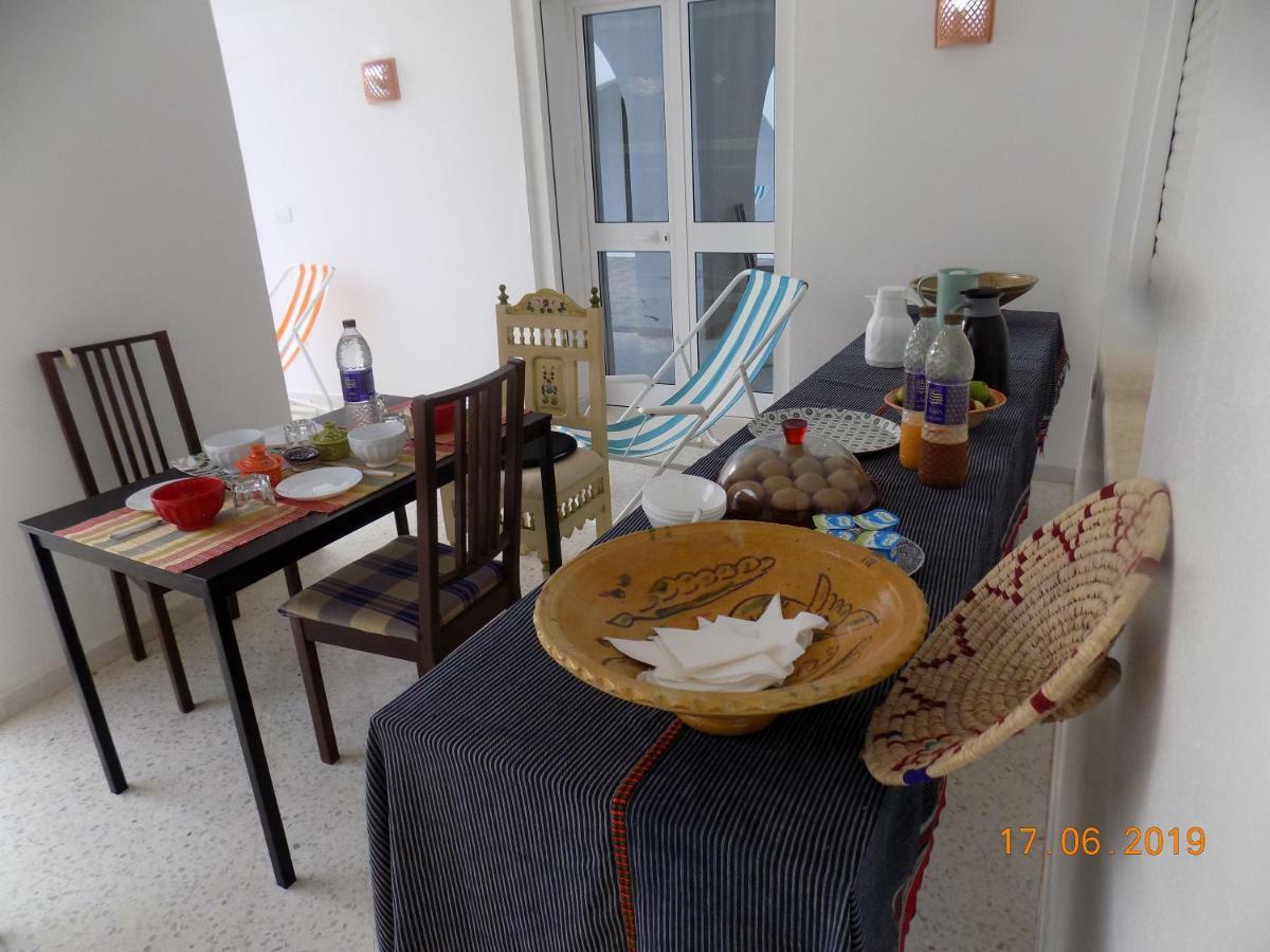 Dar Mamina Bed and Breakfast Sidi ash Shammakh Exteriör bild