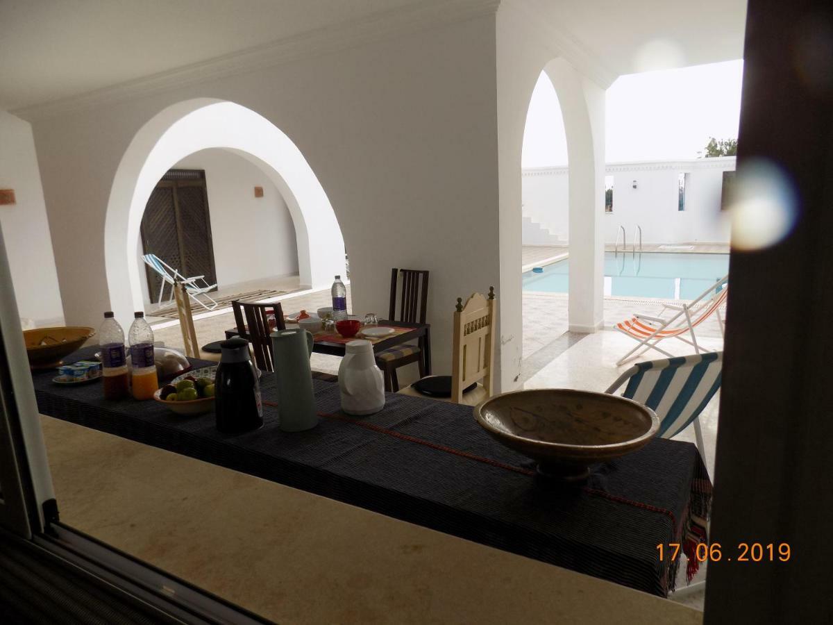 Dar Mamina Bed and Breakfast Sidi ash Shammakh Exteriör bild
